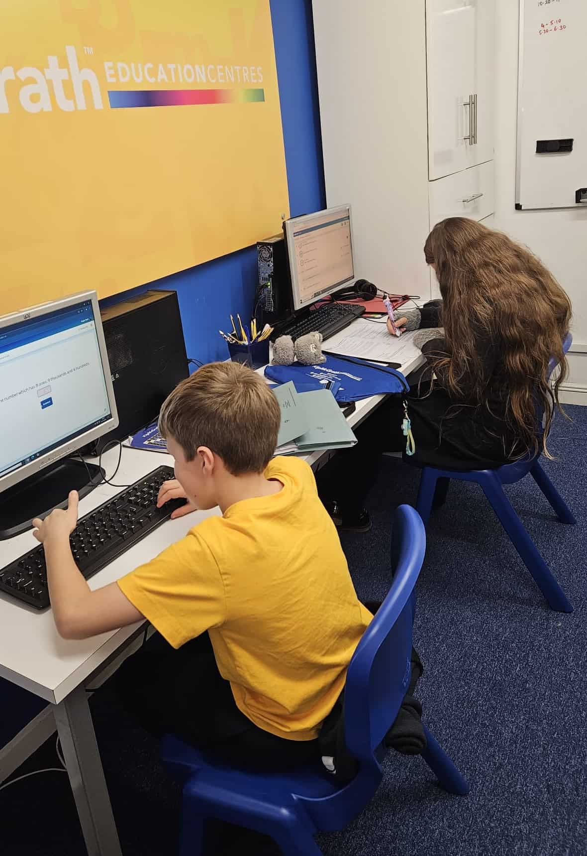 Students learning English at Kip McGrath