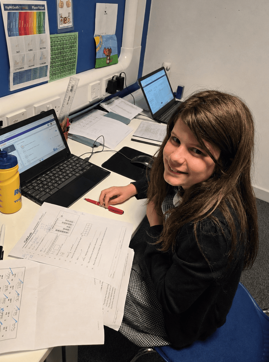 tutoring commitment to parents Billericay - Kip McGrath tutor with student